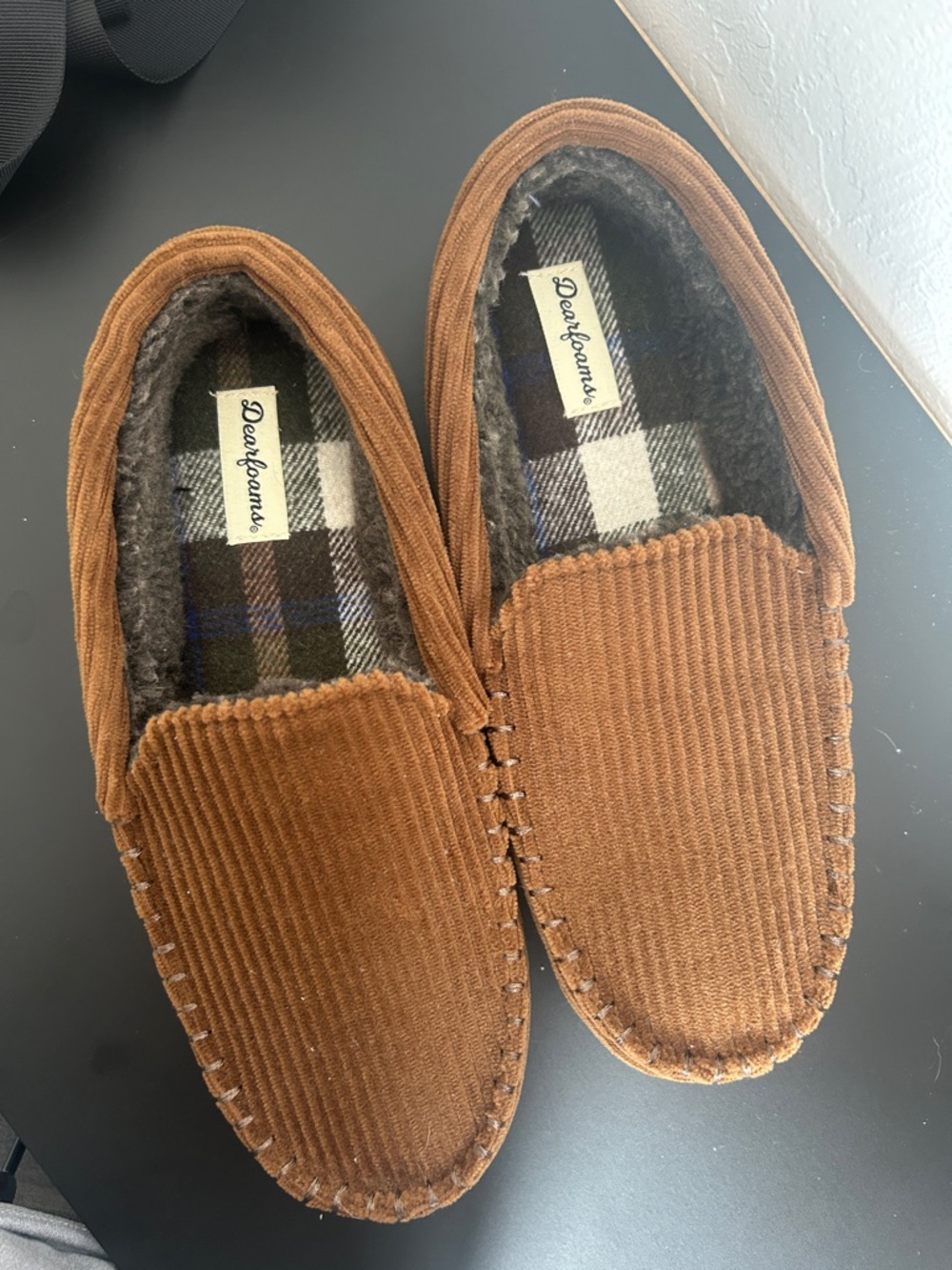 NWT Men’s Memory foam Corduroy Moccasin Slippers with faux fur lining size 7-8 - Picture 3 of 7
